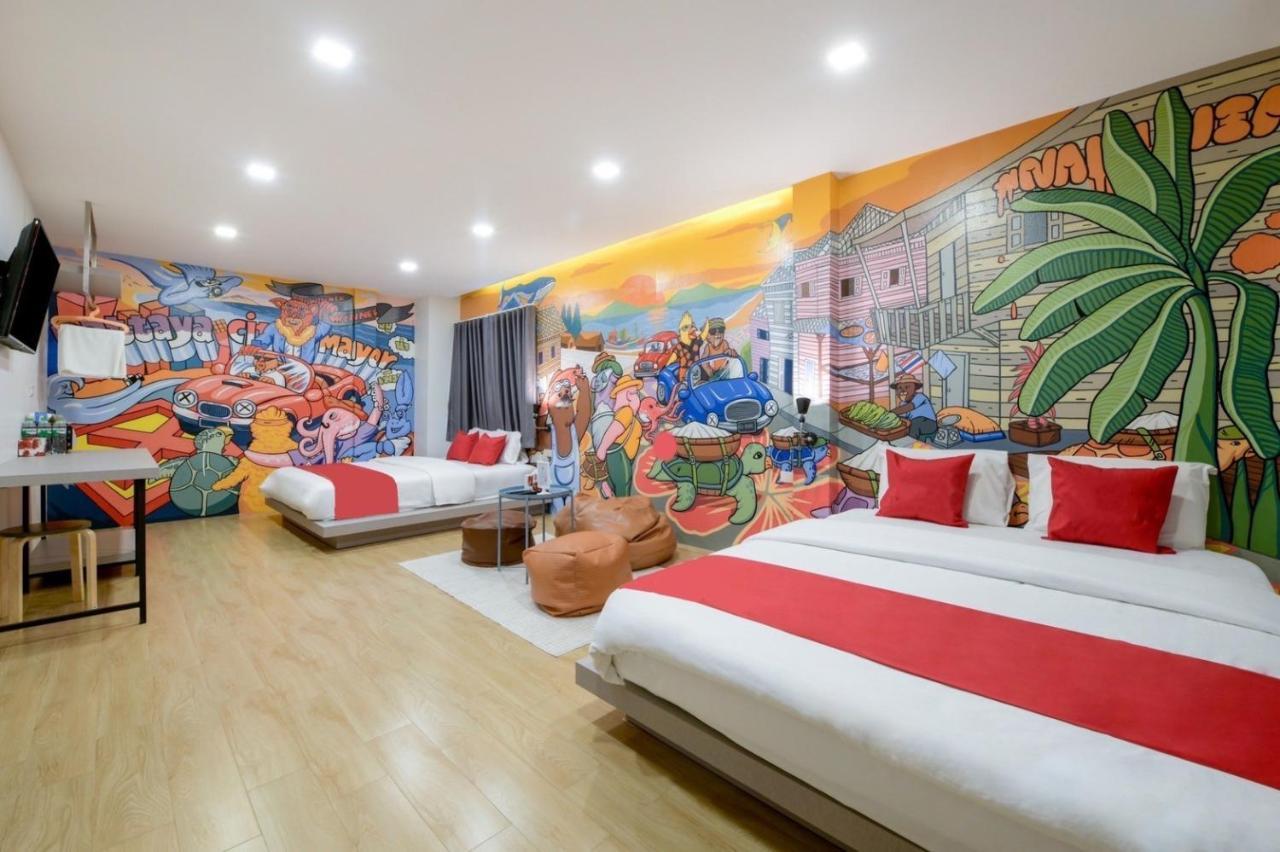 The Pattaya Story Poshtel Hotel Exterior photo